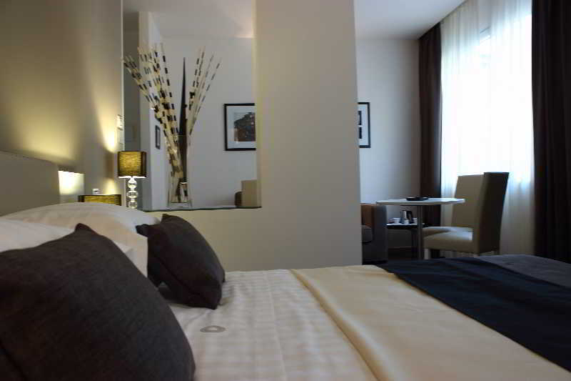 Stelle Hotel The Businest Napoli Exterior foto